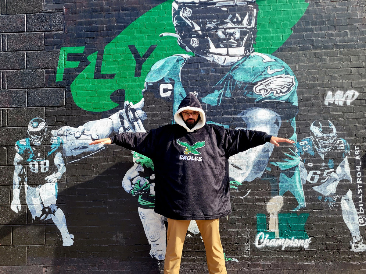 Philadelphia Eagles Embroidered Hooded Wearable Blanket (Green Eagle)