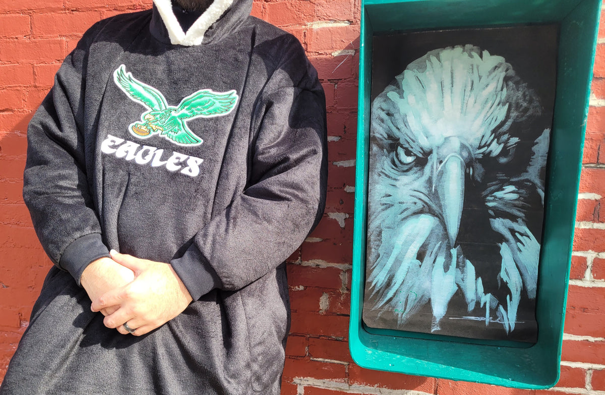 Philadelphia Eagles Embroidered Hooded Wearable Blanket (Green Eagle)